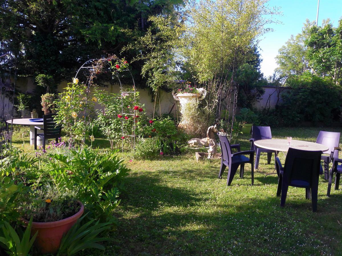 Le Vieux Vauvert Bed & Breakfast Rochecorbon Bagian luar foto